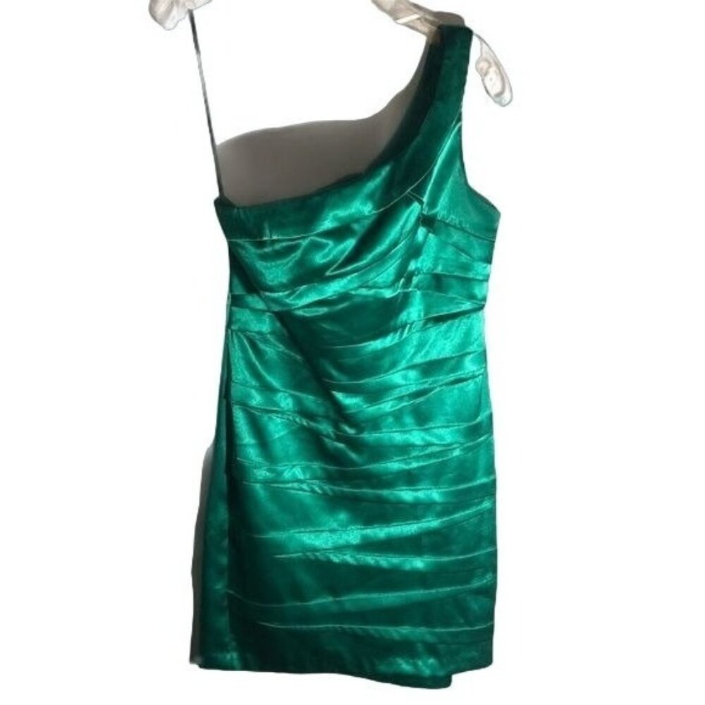 B-Too green 1 off the shoulder 9 dress party shine knee high size 9 READ
